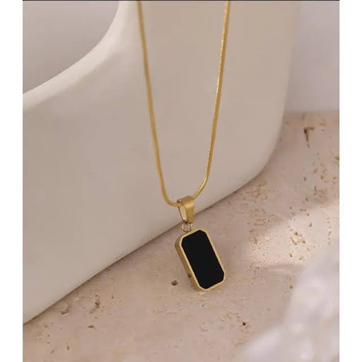 Black Onyx Pendant Necklace – Golden and silver Chain Stylish Jewelry